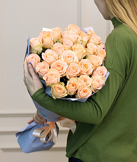 Букет из 25 кремовых роз 50 см Tiffany (Эквадор)