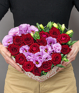 Цветы в коробке VALENTIN large